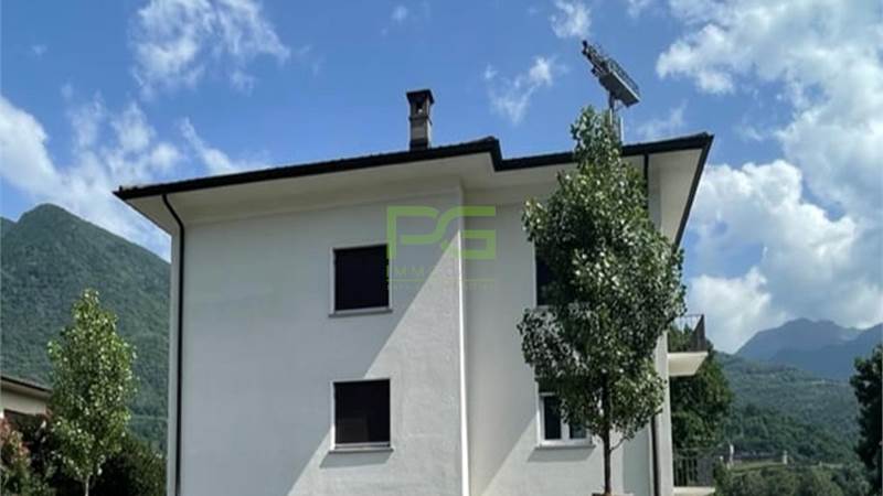 Casa plurifamiliare in zona strategica