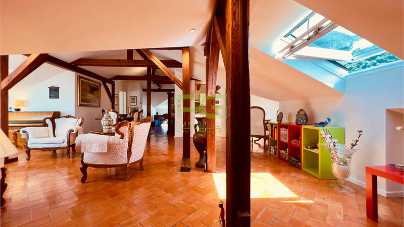 Splendida villa d'epoca con ampio giardino